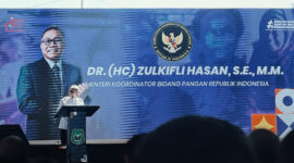 EKONOMI – Menteri Koordinator Bidang Pangan Zulkifli Hasan, menyampaikan sambutan saat Seminar Nasional Koperasi Desa/Kelurahan Merah Putih (KDKMP), Ternate, 5 Agustus 2026. Dok. WahanaMalut/Shal.