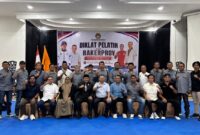 DIKLAT - Foto bersama peserta dan panitia usai kegiatan Diklat Pelatih dan Rakerprov Taekwondo Indonesia (TI) Maluku Utara di Hotel Jati Ternate, Sabtu (16/8/2026). Kegiatan ini menjadi bagian dari upaya meningkatkan kapasitas pelatih sekaligus memperkuat pembinaan atlet taekwondo di Maluku Utara. (Dok: Istimewa).