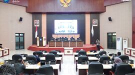 KEUANGAN - Suasana rapat paripurna DPRD Kota Ternate saat Pemkot bersama DPRD menyepakati KUA-PPAS sebagai dasar penyusunan RAPBD Kota Ternate Tahun Anggaran 2027, Kamis (20/8/2026). (Dok: Humas Pemkot Ternate).