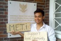 WISATA - Adi, pengelola Meti Cottage, menunjukkan komitmennya mendukung pemberdayaan masyarakat lokal melalui pengembangan wisata berkelanjutan di Pulau Meti, Halmahera Utara. (Dok: Instagram Adi)
