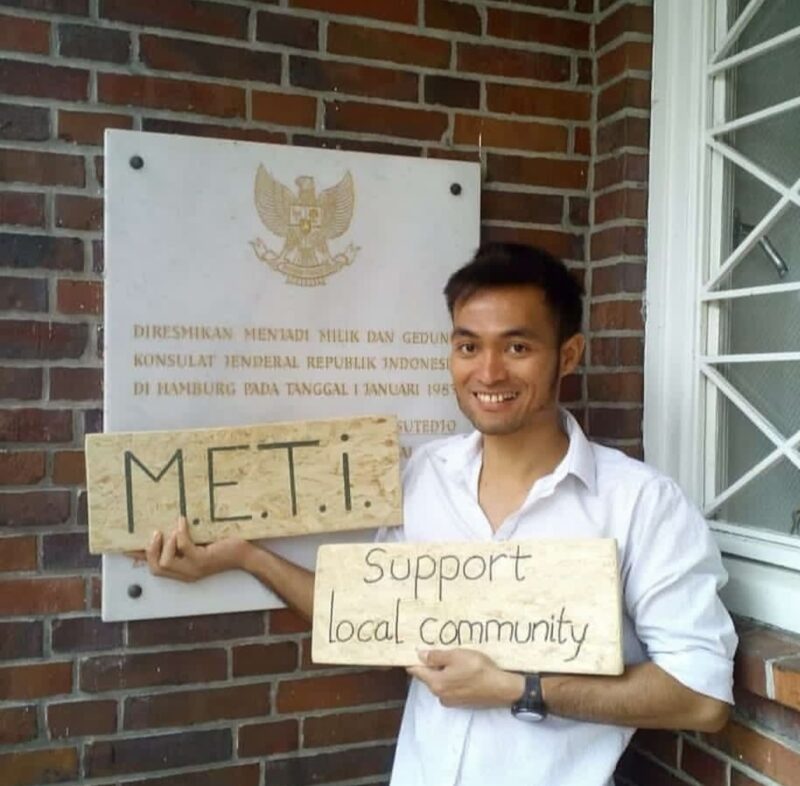 WISATA - Adi, pengelola Meti Cottage, menunjukkan komitmennya mendukung pemberdayaan masyarakat lokal melalui pengembangan wisata berkelanjutan di Pulau Meti, Halmahera Utara. (Dok: Instagram Adi)