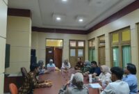 PENDIDIKAN - Panitia Dies Natalis ke-27 Fakultas Ilmu Budaya (FIB) Universitas Khairun (Unkhair) menggelar rapat persiapan rangkaian kegiatan Dies Natalis di Ternate, Selasa (11/8/2026). Rapat membahas berbagai agenda yang akan digelar, mulai dari perlombaan seni dan hiburan, aksi sosial, ziarah makam pendiri dan dosen, hingga bedah buku karya dosen FIB Unkhair.