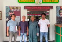 TAMBANG ILEGAL - Sat Reskrim Polres Halmahera Selatan menyerahkan dua tersangka beserta barang bukti kasus dugaan penambangan tanpa izin di Desa Anggai, Kecamatan Obi, ke Kejaksaan Negeri Halmahera Selatan, Kamis (13/8/2026). Pelimpahan tahap II dilakukan setelah berkas perkara dinyatakan lengkap.(Dok: Istimewa)