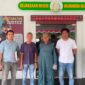 TAMBANG ILEGAL - Sat Reskrim Polres Halmahera Selatan menyerahkan dua tersangka beserta barang bukti kasus dugaan penambangan tanpa izin di Desa Anggai, Kecamatan Obi, ke Kejaksaan Negeri Halmahera Selatan, Kamis (13/8/2026). Pelimpahan tahap II dilakukan setelah berkas perkara dinyatakan lengkap.(Dok: Istimewa)