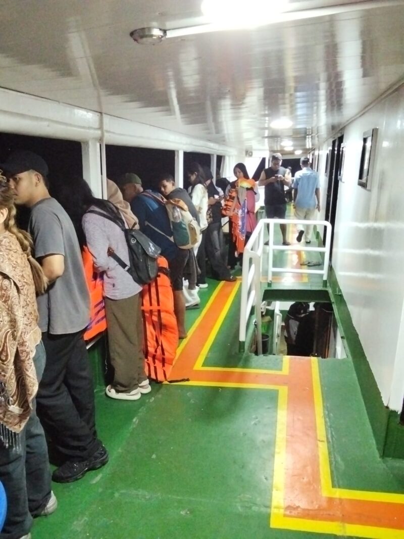 KECELAKAAN KAPAL - Kapal Motor (KM) Bunda Maria dengan rute Ternate ke Babang, Kabupaten Halmahera Selatan dilaporkan menabrak hamparan pasir di perairan Kota Tidore Kepulauan, Maluku Utara, Jumat (14/8/2026).