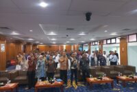 PERTUMBUHAN EKONOMI -Foto bersama usai kegiatan Kie Raha Economic Forum (KREF) Bank Indonesia Maluku Utara, Selasa (18/8/2026), yang membahas penguatan ekonomi biru dan potensi sektor kelautan sebagai penggerak ekonomi daerah, Selasa (18/8/2026). (Dok: Wahana Malut/Tia).