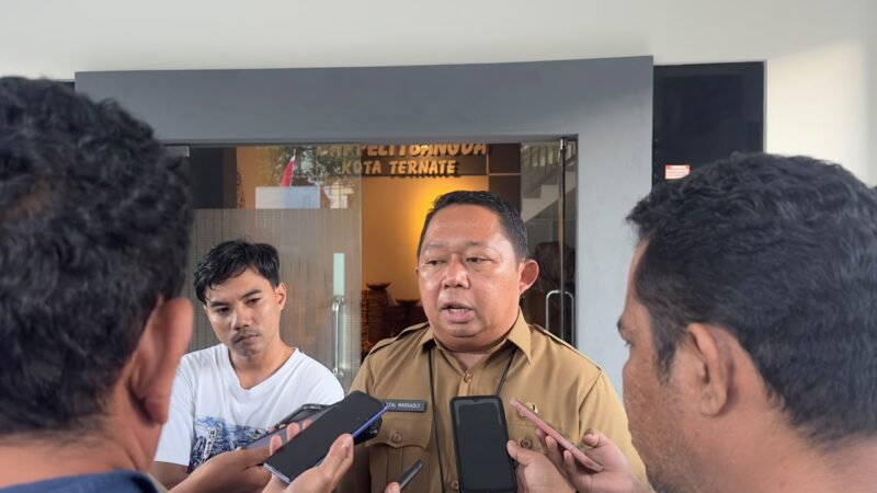 EVENT -Ketua Panitia Rakernas XII JKPI, Rizal Marsaoly, saat menyampaikan informasi terkait kedatangan 868 delegasi dari 47 daerah di Ternate, Selasa (18/8/2026). (Dok: Wahana Malut/Ical).