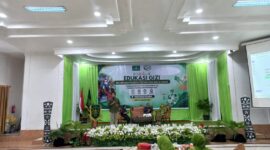 PENCEGAHAN STUNTING - Narasumber menyampaikan materi dalam Talkshow Edukasi Gizi “Meluruskan Persepsi tentang Susu Kental Manis” yang digelar PP Muslimat NU bersama YAICI di Maluku Utara, membahas pentingnya pemenuhan gizi anak dan bahaya kesalahan persepsi terhadap susu kental manis bagi balita, Rabu (19/8/2026). (Dok: Wahana Malut/Tia).