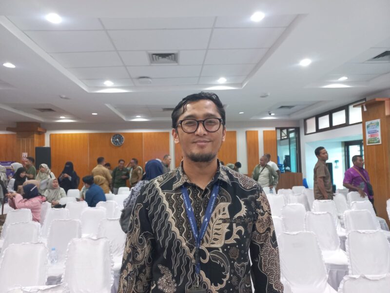 PENERBANGAN - General Manager Garuda Indonesia Cabang Ternate, Achmad Allam Rafli, saat menyampaikan perkembangan keterisian penumpang dan strategi layanan penerbangan Garuda rute Ternate-Jakarta hingga akhir 2026, Rabu (19/8/2026). (Dok: Wahana Malut/Tia).