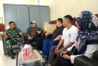 PERTANDINGAN - Pengurus ORADO Maluku Utara dan ORADO Kota Ternate saat melakukan pertemuan dengan perwakilan Korem 152/Baabullah untuk membahas rencana kolaborasi turnamen domino dalam rangka HUT TNI ke-81, Kamis (20/8/2026). (Dok: Istimewa).