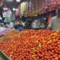 HARGA - Aktivitas pedagang barito di Pasar Higienis Ternate, Senin (24/8/2026). Harga cabai rawit melonjak hingga Rp130 ribu per kilogram akibat berkurangnya pasokan. (Dok: Wahana Malut/Bara).