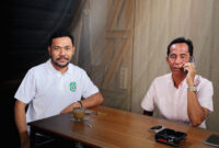 Muhlis Ibrahim (kiri) bersama Kepala DPMPTSP Maluku Utara, Nirwan MT Ali (kanan), Kamis (17/9/2026). (Dok: Istimewa).