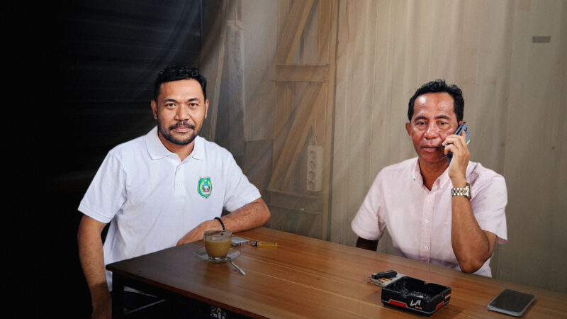 Muhlis Ibrahim (kiri) bersama Kepala DPMPTSP Maluku Utara, Nirwan MT Ali (kanan), Kamis (17/9/2026). (Dok: Istimewa).
