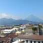 Langit Kota Ternate tampak berkabut dengan latar Gunung Tidore, Rabu (23/9/2026). Kondisi tersebut berkaitan dengan fenomena haze yang menyebabkan jarak pandang di sejumlah wilayah Maluku Utara menurun. (Dok: Wahana Malut/Ical)