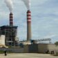Cerobong PLTU captive milik PT Indonesia Weda Bay Industrial Park (IWIP) di kawasan industri, Kabupaten Halmahera Tengah, Maluku Utara. (Dok: Wahana Malut/Ical)
