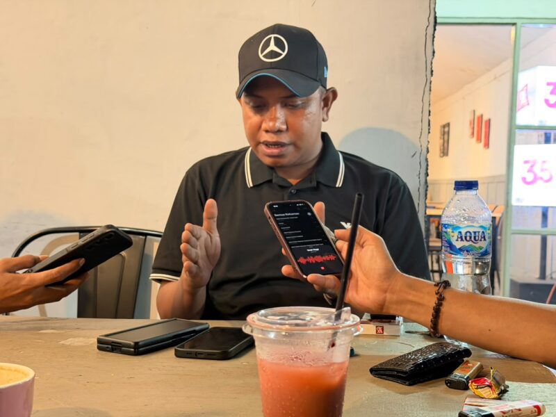 Faisal Opo Anwar saat memberikan penjelasan terkait polemik penyelesaian tragedi kecelakaan speedboat Bela72 dan komunikasi dengan keluarga korban, Senin (14/9/2026). (Dok: Istimewa)
