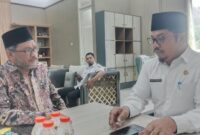 Rektor IAIN Ternate Adnan Mahmud bersama Sekda Halmahera Selatan Abdillah dalam pertemuan membahas dukungan Pemkab Halsel terhadap rencana pembukaan PSDKU IAIN Ternate di Labuha, Kamis (17/9/2026). (Dok: Istimewa)