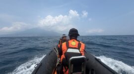 Tim SAR Gabungan melakukan pencarian terhadap bocah 6 tahun yang hilang di perairan Dufa-Dufa, Kota Ternate, Maluku Utara, Sabtu (19/9/2026). Pencarian memasuki hari ketujuh sebelum operasi SAR resmi ditutup dan dilanjutkan dengan pemantauan. (Dok: Istimewa)