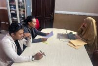 Tim kuasa hukum Ovin Likumahua dari Kantor Hukum LH & Rekan saat menyampaikan laporan pengaduan terkait kecelakaan kerja yang dialami kliennya kepada Disnakertrans Maluku Utara, Senin (21/9/2026). (Dok: Istimewa)
