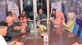 Caption Foto

Sekda Kota Ternate Rizal Marsaoly bersama sejumlah kepala dinas saat rapat membahas penanganan kebakaran TPA Buku Deru-Deru dan penetapan status tanggap darurat karhutla di Kota Ternate, Selasa (6/10/2026).