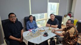 Rektor IAIN Ternate Adnan Mahmud saat bertemu Direktur Penyiapan Lahan dan Prasarana, Sarana, serta Utilitas Umum Kawasan Permukiman Kementerian PKP Indra Gunawan di Jakarta, Kamis (8/10/2026), membahas usulan pembangunan rusun bagi dosen dan pegawai IAIN Ternate.