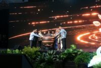 Gubernur Bank Indonesia, Destry Damayanti, bersama Wakil Menteri Koordinator Bidang Perekonomian RI, Dradjad Hari Wibowo, saat membuka The 13th Indonesia Sharia Economic Festival (ISEF) 2026 di Jakarta International Convention Center (JICC), Jakarta, Rabu (14/10/2026).