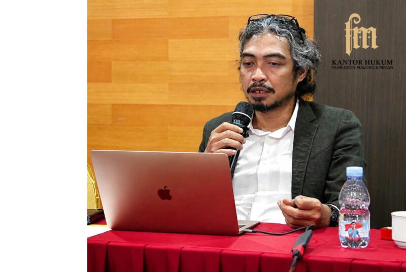 Kuasa hukum Direktur Utama Perumda Ake Gaale Kota Ternate, Fahruddin Maloko, menyatakan pihaknya masih mendalami somasi yang dilayangkan Abdullah Bandang terkait tuntutan pembayaran penghargaan masa jabatan, Jumat (16/10/2026). (Dok: Istimewa)