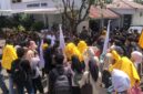 Mahasiswa FIB Universitas Khairun menggelar aksi refleksi Sumpah Pemuda dengan membawa tujuh tuntutan di depan Gedung DPRD Kota Ternate, Rabu (28/10/2026).