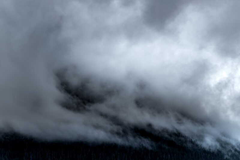 Ilustrasi kabut asap. Dok: Unsplash/Nathan Anderson.